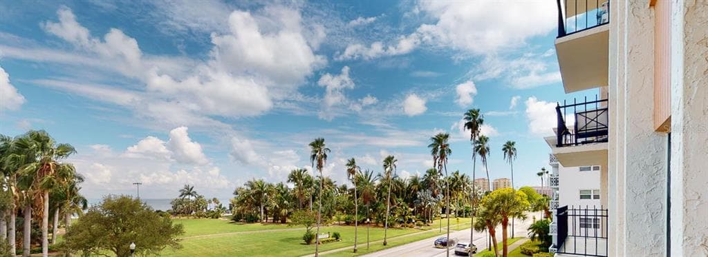 1120 N SHORE DRIVE NE UNIT 301 ST PETERSBURG, FL 33701