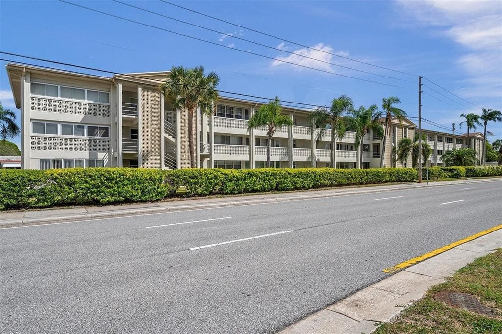 4455 DUHME ROAD UNIT 104 ST PETERSBURG, FL 33708