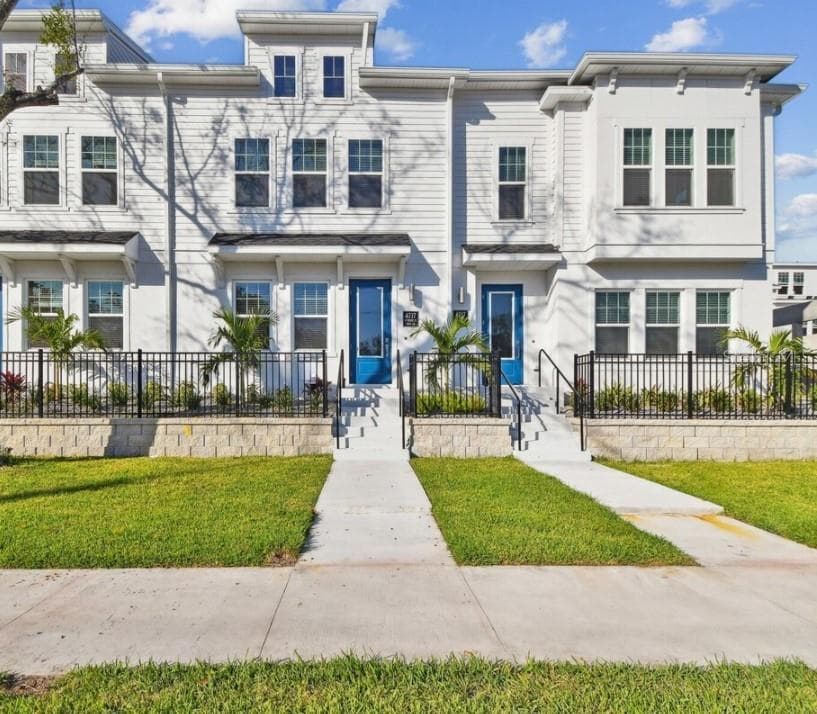 4717 W MCCOY STREET UNIT 13 TAMPA, FL 33616