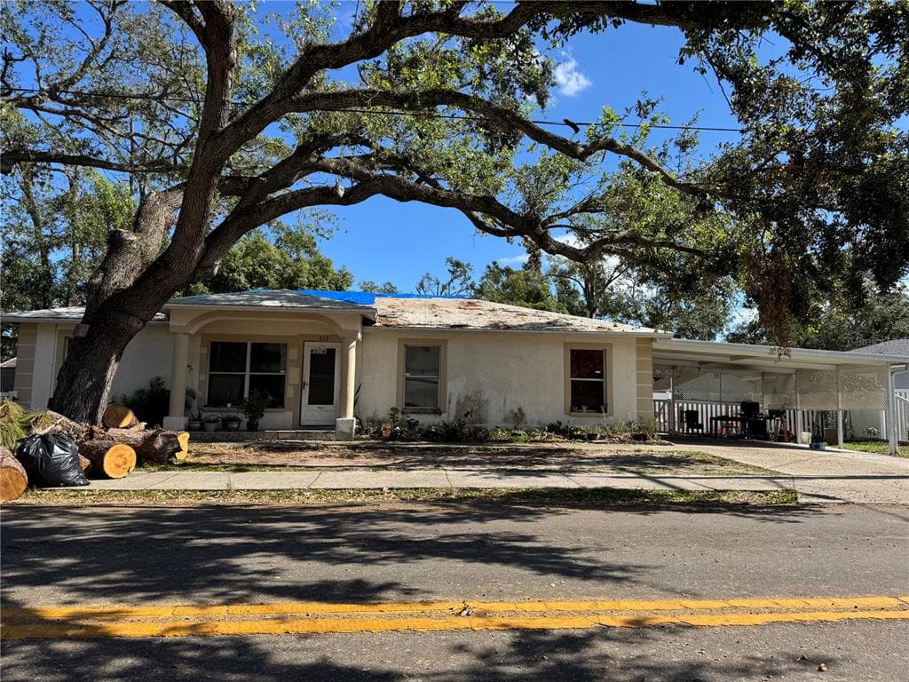 818 W SLIGH AVENUE TAMPA, FL 33604
