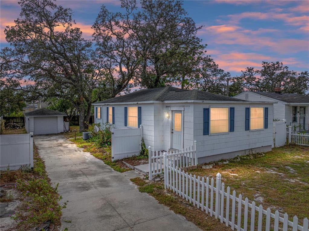 3908 W NORTH B STREET TAMPA, FL 33609