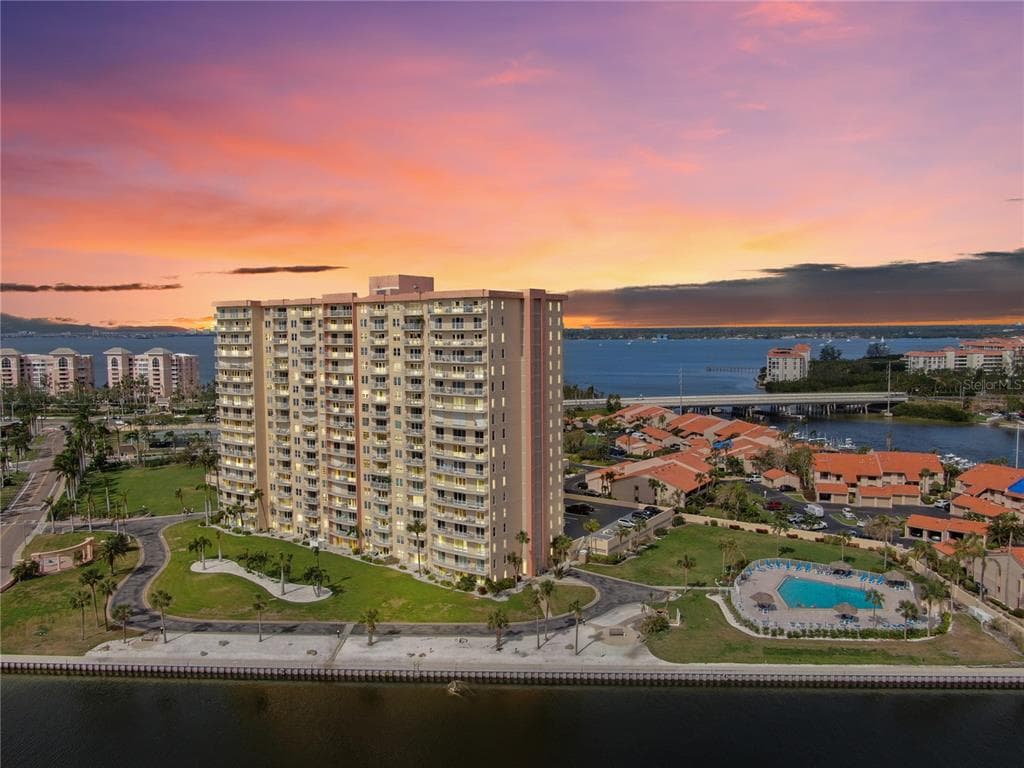 4900 BRITTANY DRIVE S UNIT 802 ST PETERSBURG, FL 33715