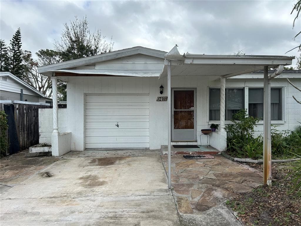 8471 52ND LANE N PINELLAS PARK, FL 33781