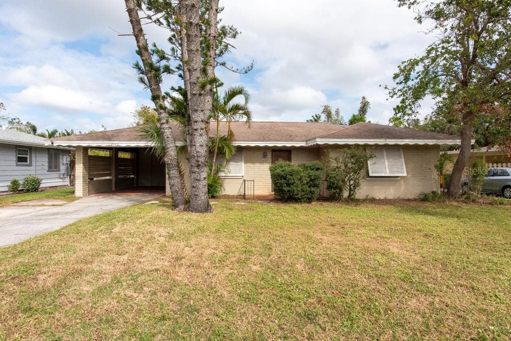 2153 SUNNYSIDE LANE SARASOTA, FL 34239