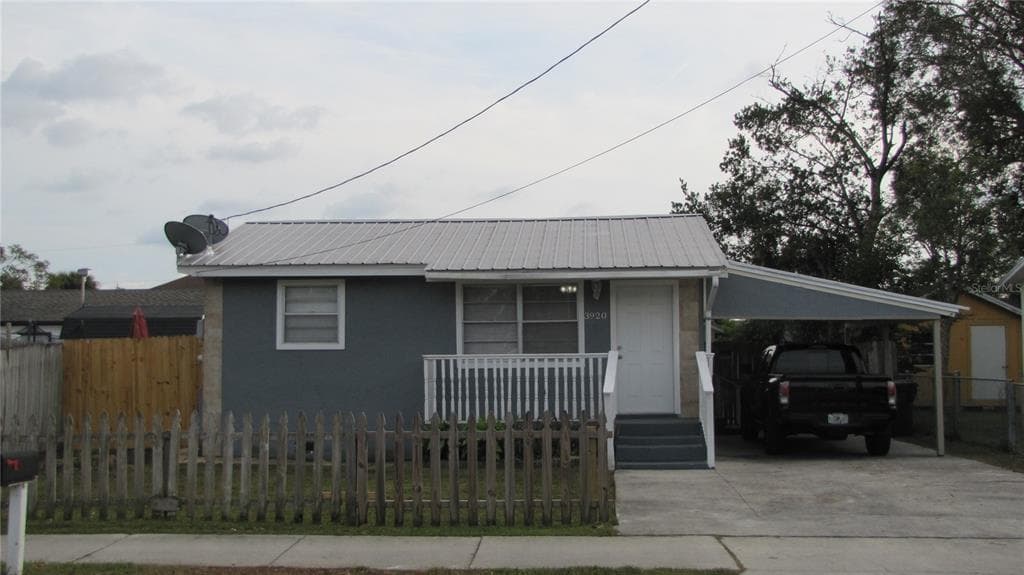 3920 W HAMILTON AVENUE TAMPA, FL 33614
