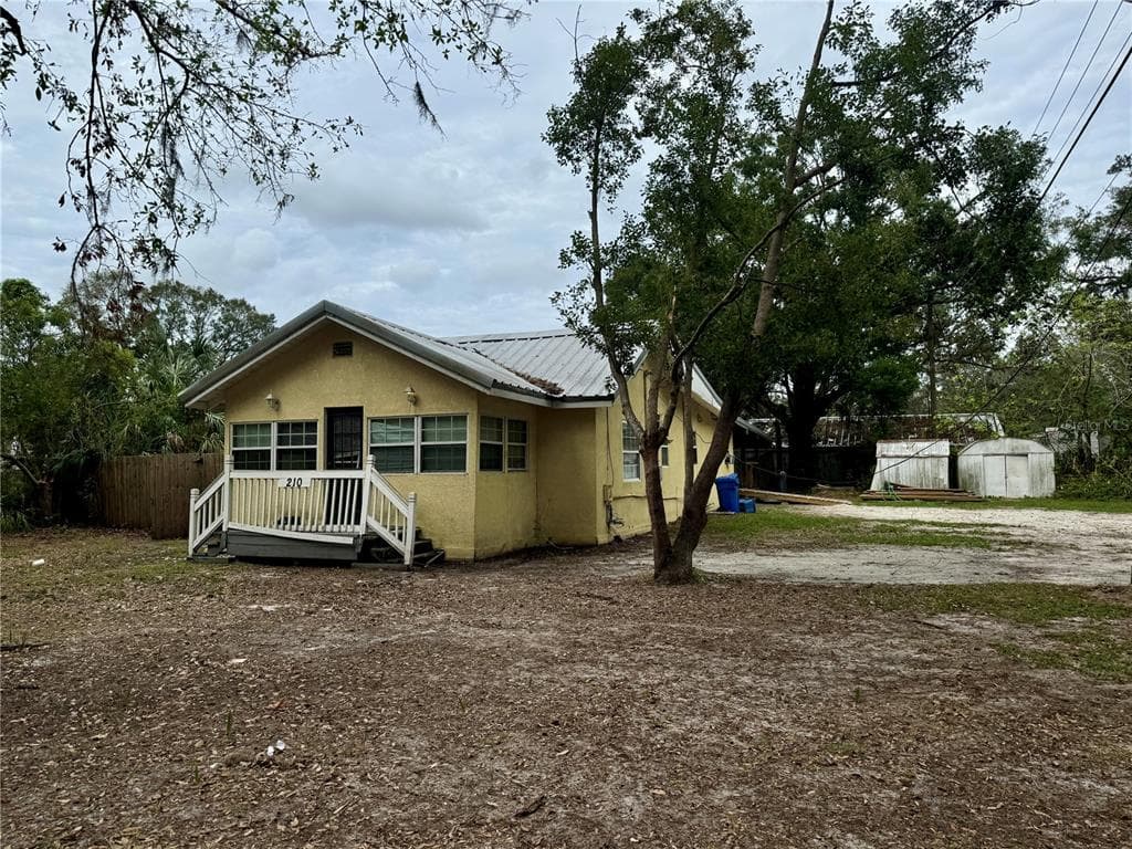 210 4TH AVENUE SE RUSKIN, FL 33570
