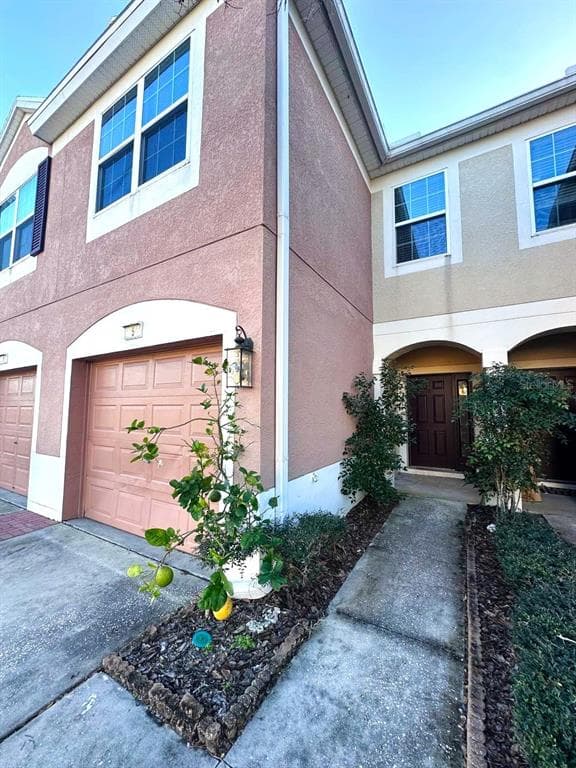 26544 CASTLEVIEW WAY WESLEY CHAPEL, FL 33544