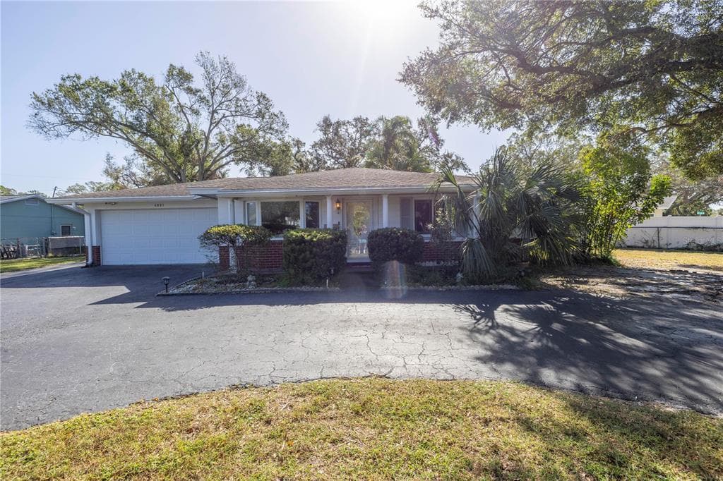 6801 GEORGE M LYNCH DRIVE N ST PETERSBURG, FL 33702