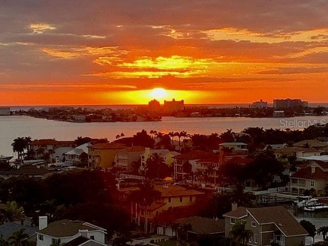 5940 PELICAN BAY PLAZA S UNIT PH-D GULFPORT, FL 33707