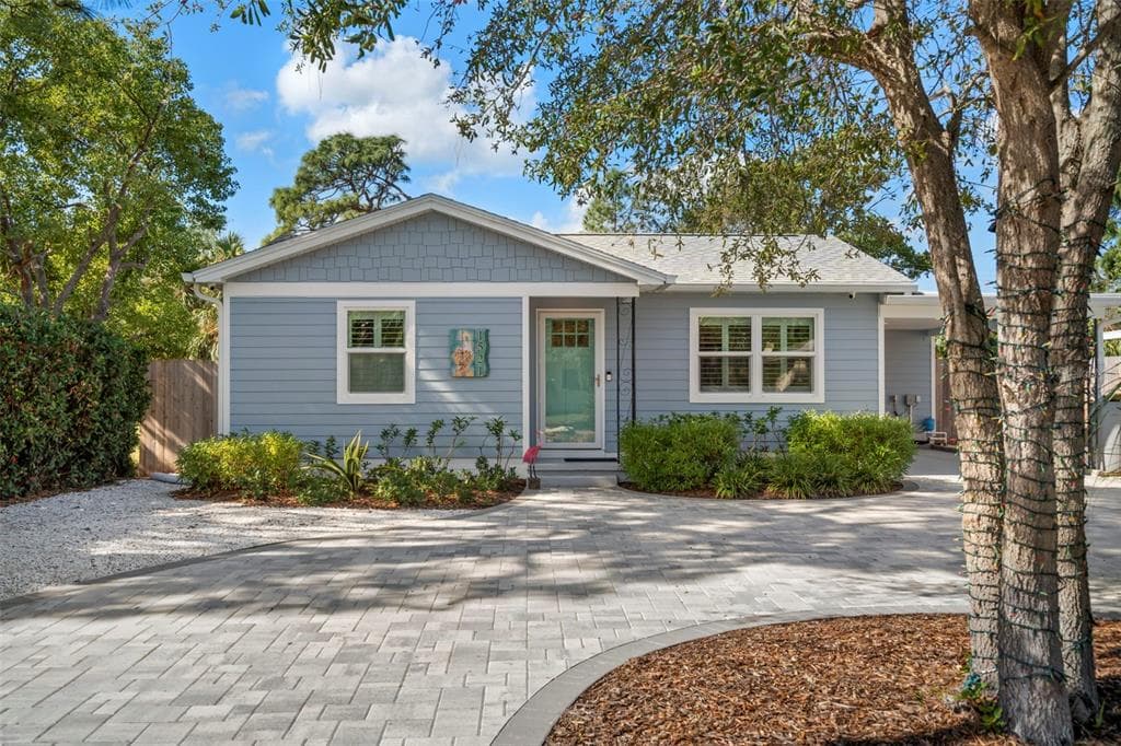 1521 GRAY STREET S GULFPORT, FL 33707