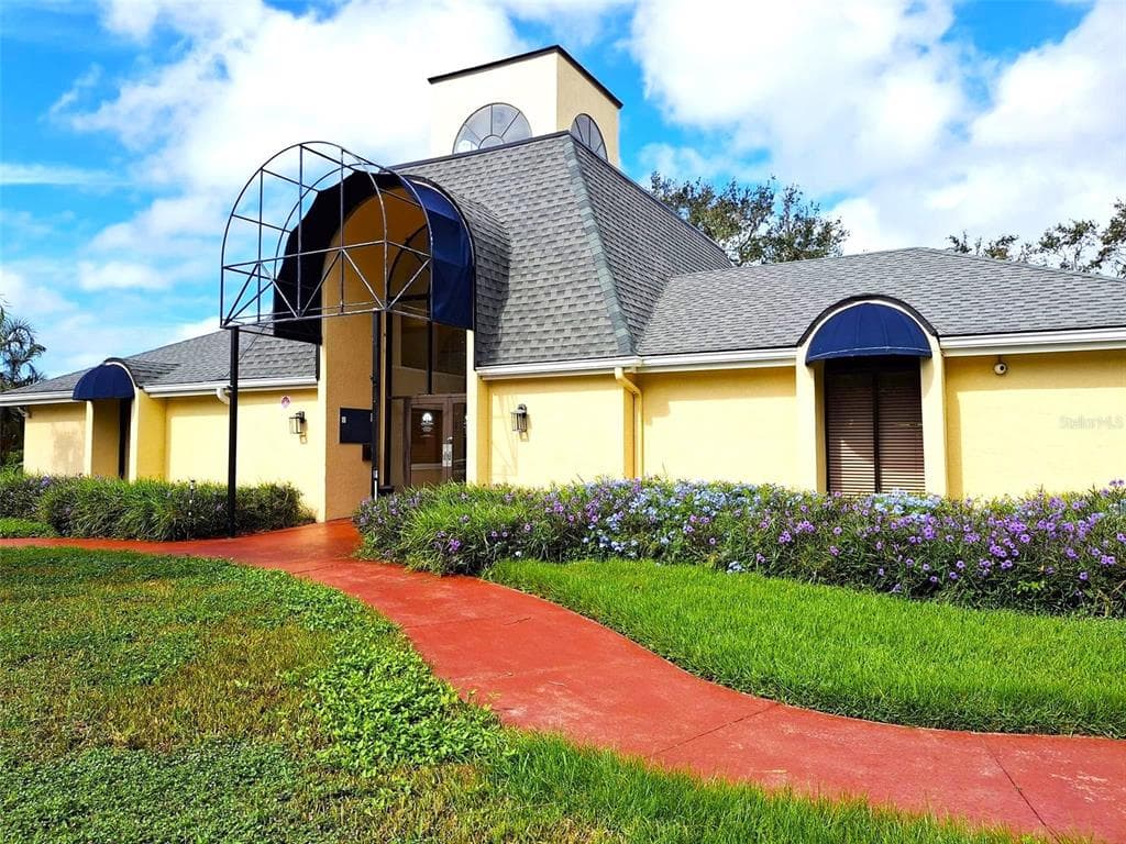 3001 58TH AVENUE S UNIT 102 ST PETERSBURG, FL 33712