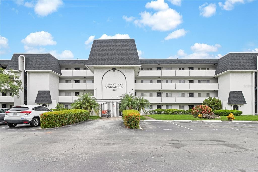 1200 E 37TH STREET N UNIT 103 ST PETERSBURG, FL 33713