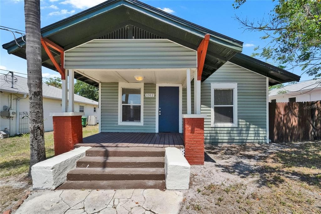 1312 E LOUISE AVENUE TAMPA, FL 33603