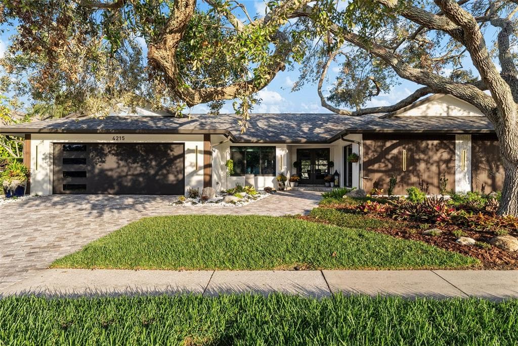 4215 DEEPWATER LANE TAMPA, FL 33615