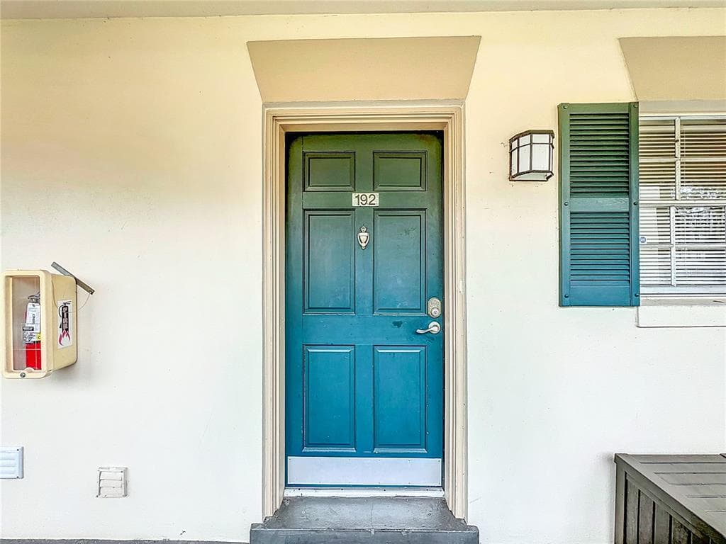 10354 CARROLLWOOD LANE UNIT 192 TAMPA, FL 33618