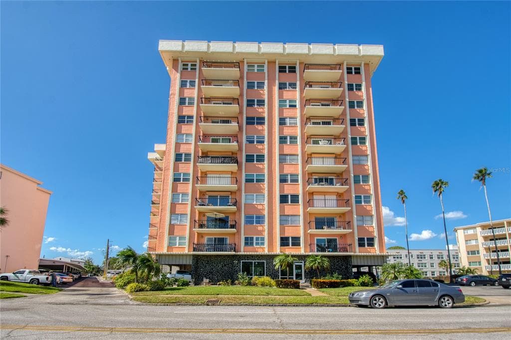 1120 N SHORE DRIVE NE UNIT 1003 ST PETERSBURG, FL 33701