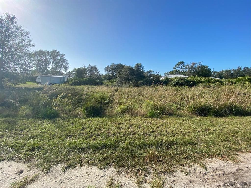 2721 W PETALUMA ROAD AVON PARK, FL 33825