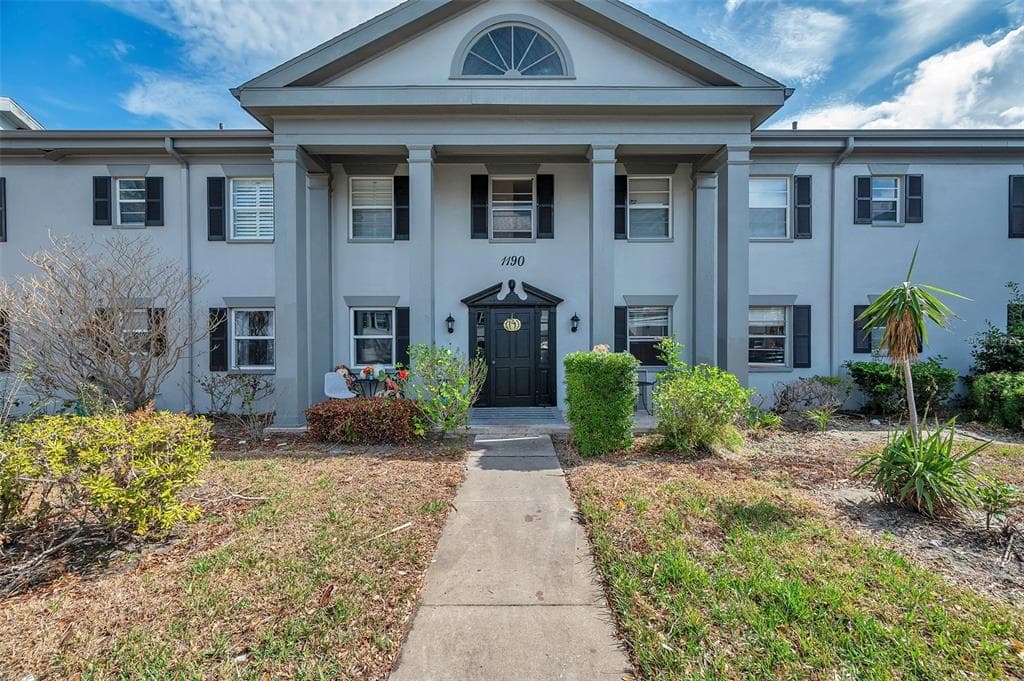 1190 RUE DES CHATEAUX UNIT 1B SOUTH PASADENA, FL 33707