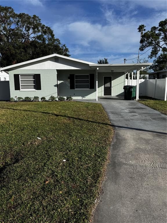 4621 W PAXTON AVENUE TAMPA, FL 33611