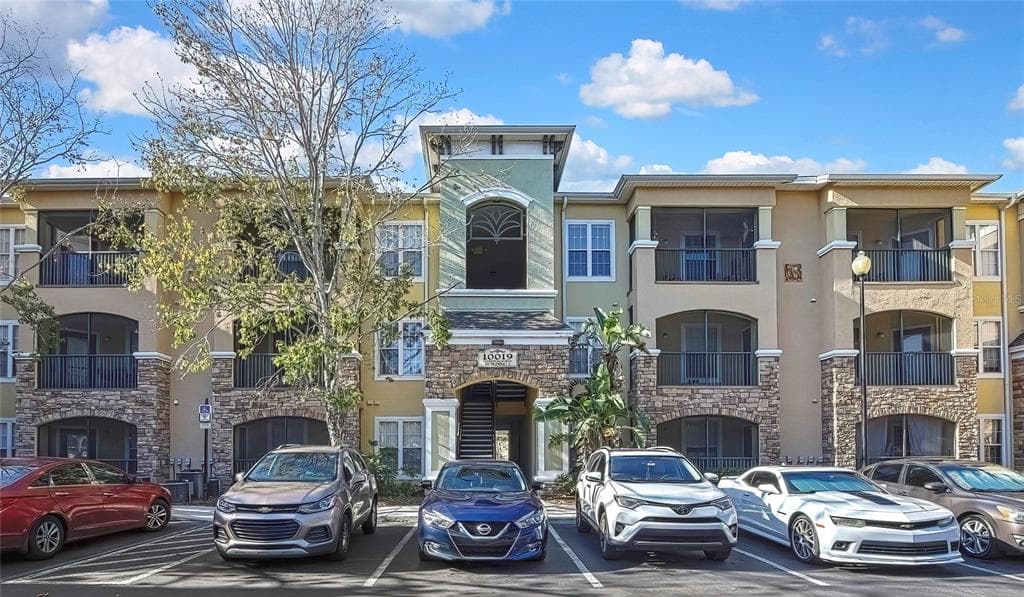 10019 COURTNEY PALMS BOULEVARD UNIT 202 TAMPA, FL 33619