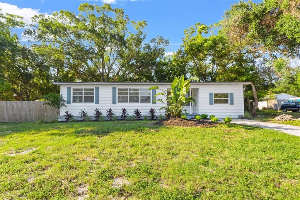 205 7TH AVENUE SW LARGO, FL 33770