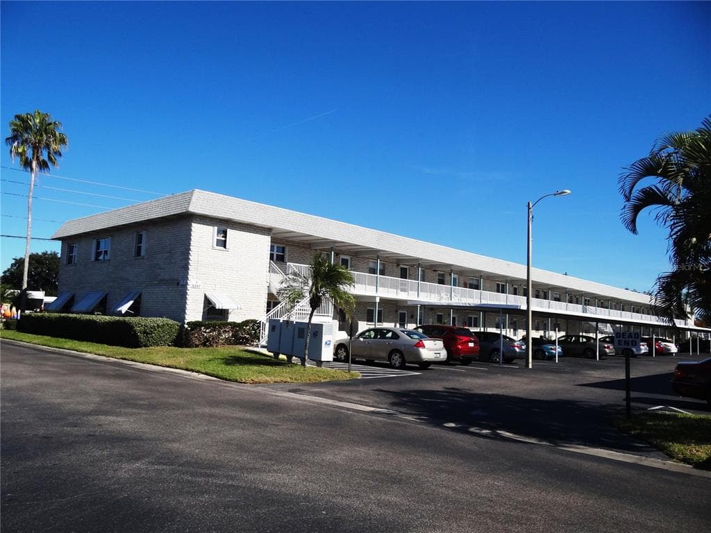 5357 81ST STREET N UNIT 3 ST PETERSBURG, FL 33709