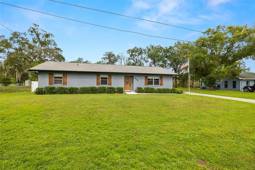 215 TRACY WAY LAKELAND, FL 33809