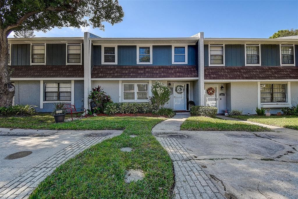 1224 ABBEY CRESCENT LANE CLEARWATER, FL 33759