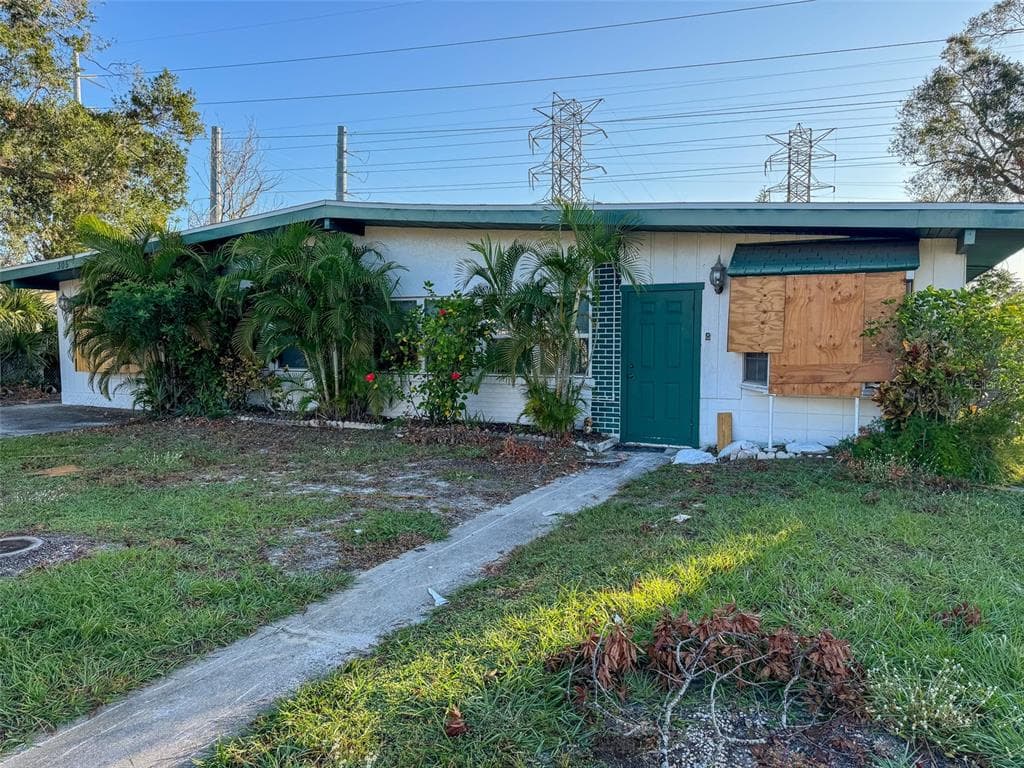 305 COUNTRY CLUB DRIVE OLDSMAR, FL 34677