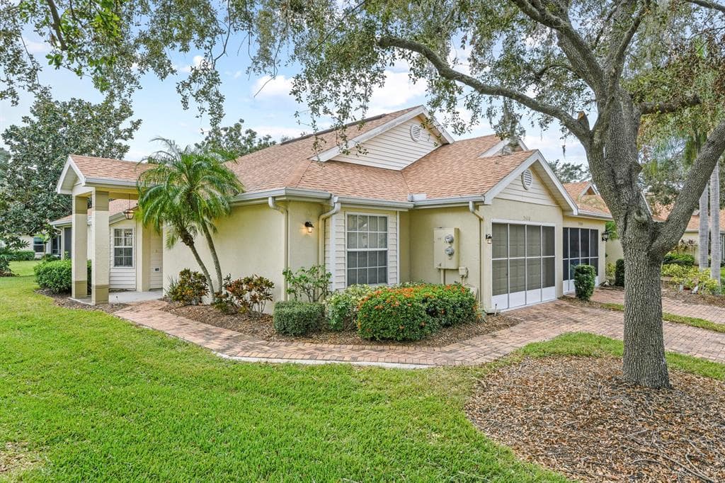 2418 NEW HAVEN CIRCLE UNIT 2418 SUN CITY CENTER, FL 33573