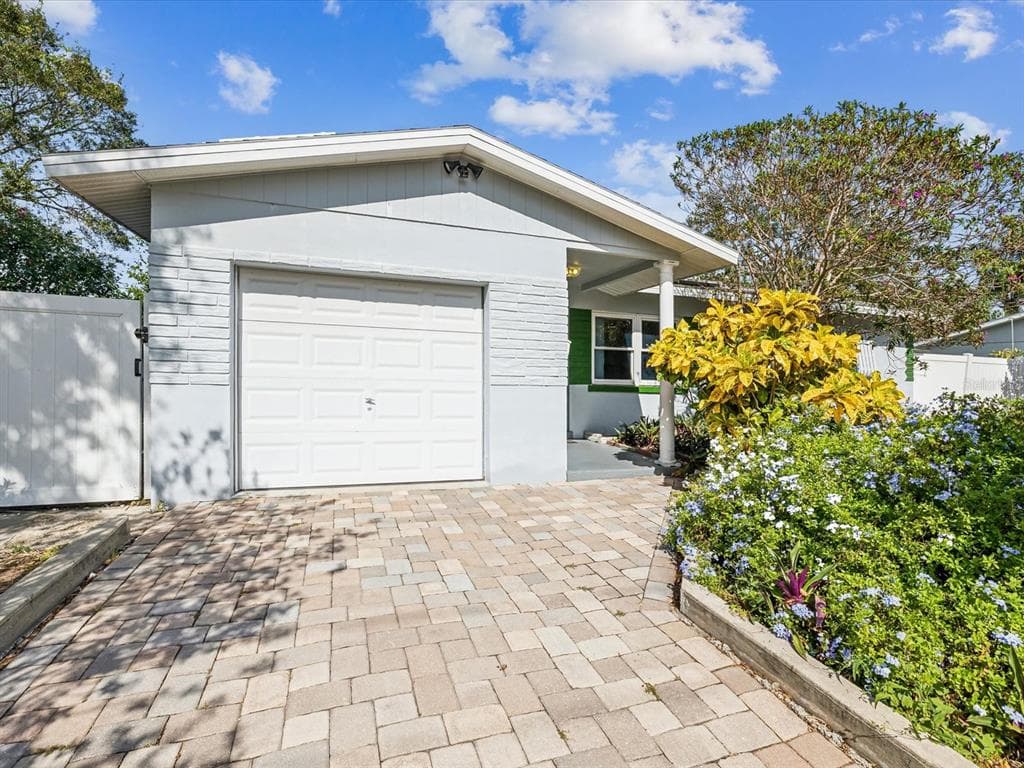5301 13TH AVENUE N ST PETERSBURG, FL 33710