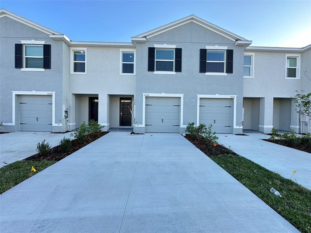 31316 MIDNIGHT SUN WAY WESLEY CHAPEL, FL 33545