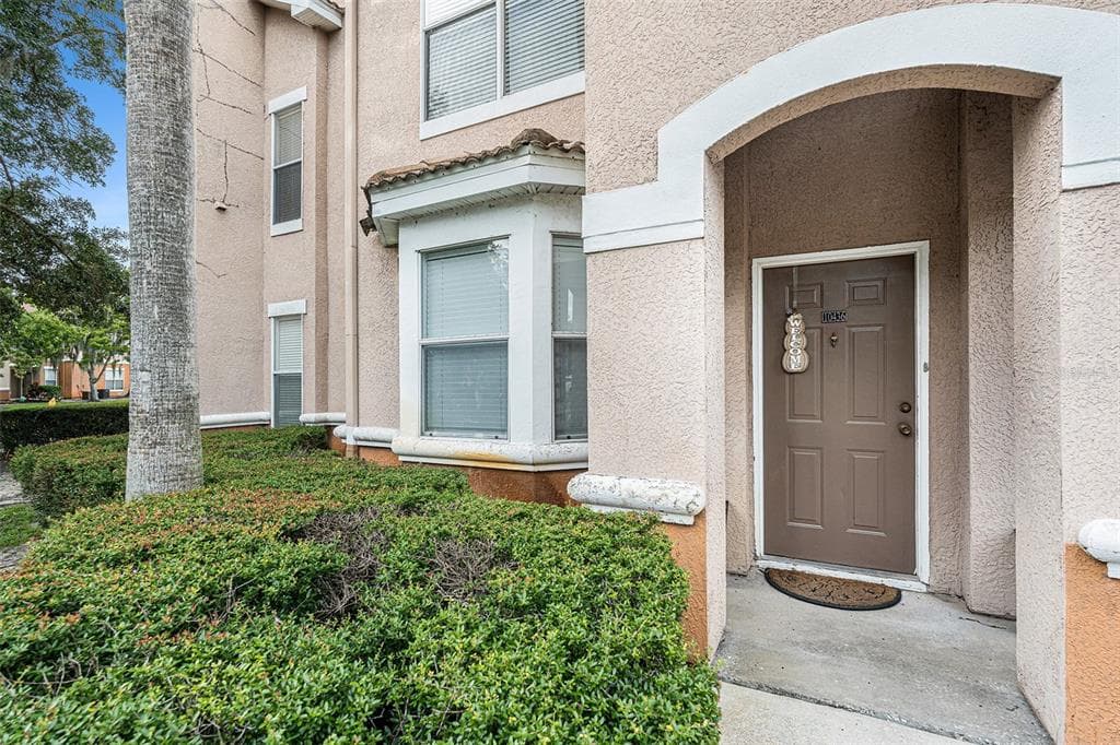 10436 VILLA VIEW CIRCLE UNIT 10436 TAMPA, FL 33647