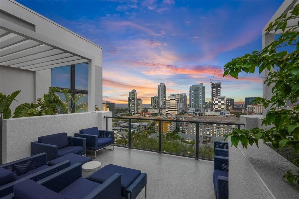 226 5TH AVENUE N UNIT 604 ST PETERSBURG, FL 33701