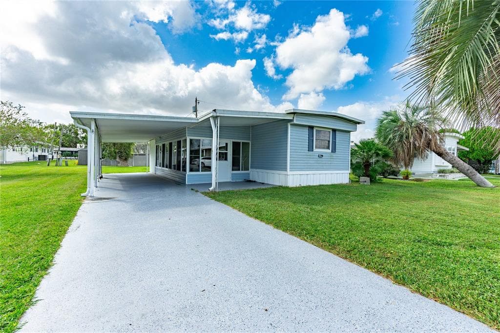 37400 SANDRA AVENUE ZEPHYRHILLS, FL 33542