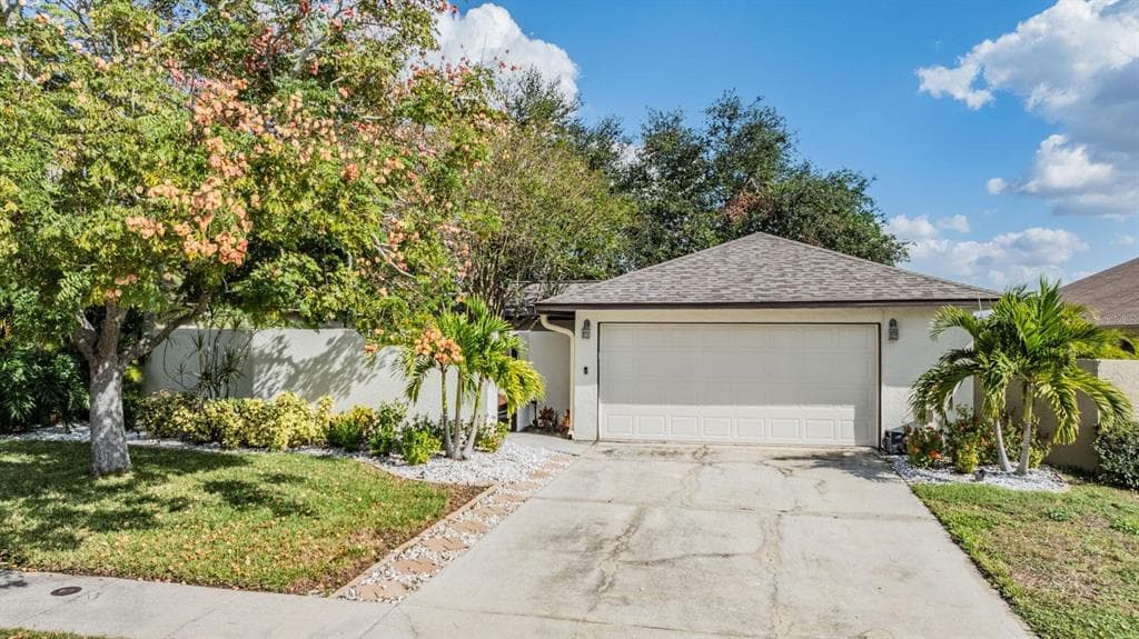 671 BONNIE BOULEVARD PALM HARBOR, FL 34684