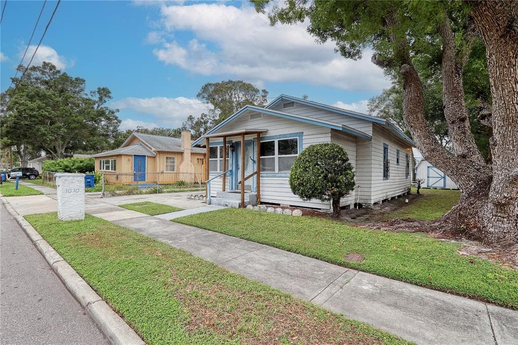 1010 PLAZA STREET CLEARWATER, FL 33755