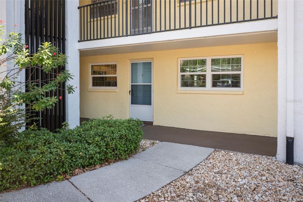 821 DELEON COURT UNIT 102 DUNEDIN, FL 34698