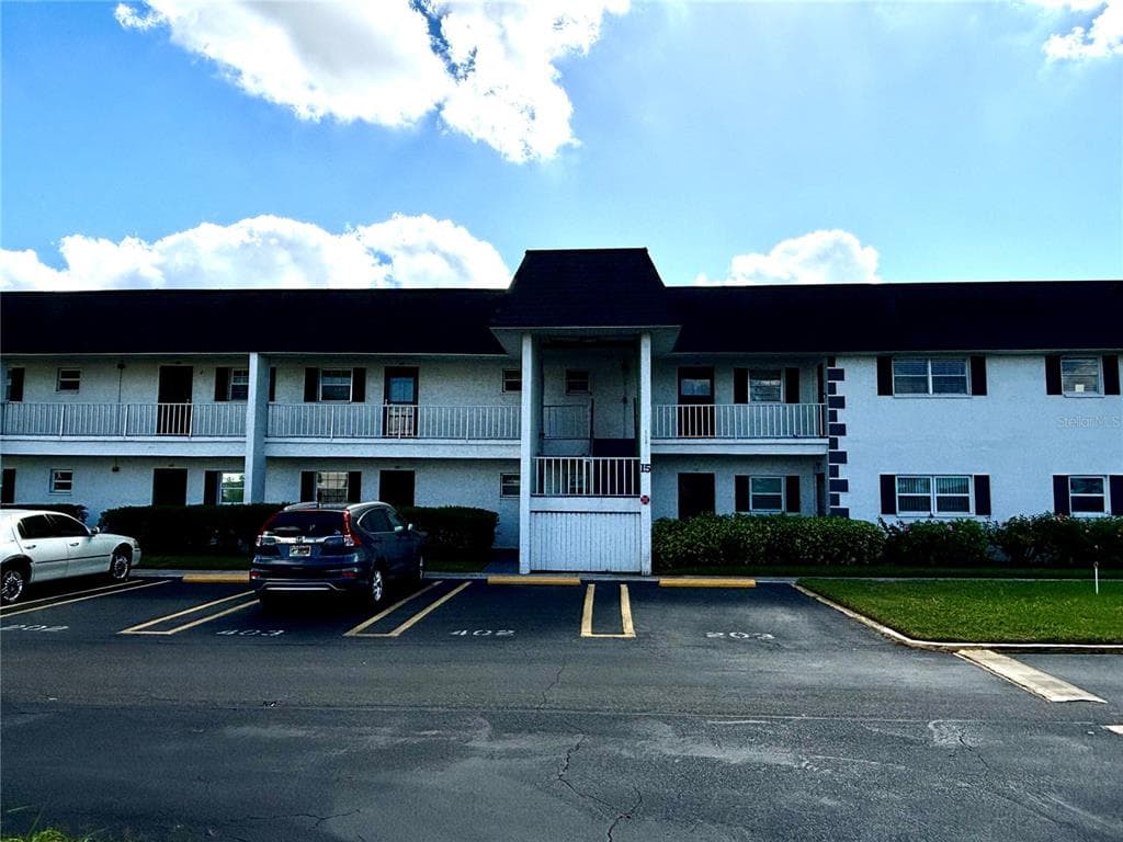 102 46TH AVENUE TERRACE W UNIT 201 BRADENTON, FL 34207