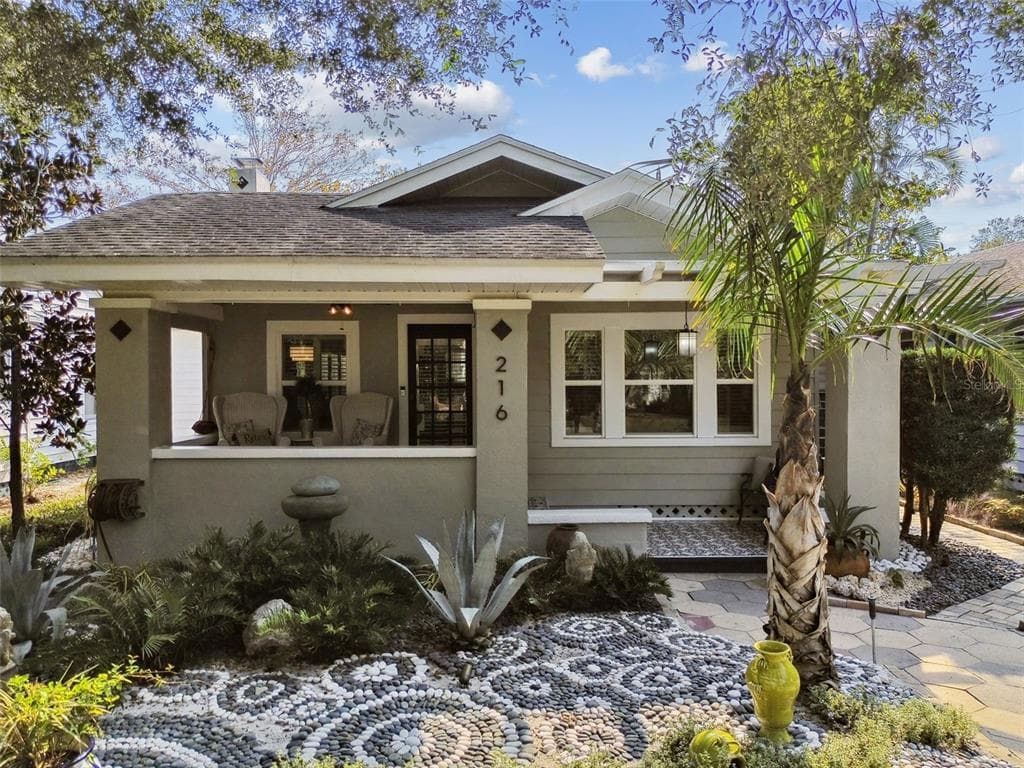 216 18TH AVENUE NE ST PETERSBURG, FL 33704
