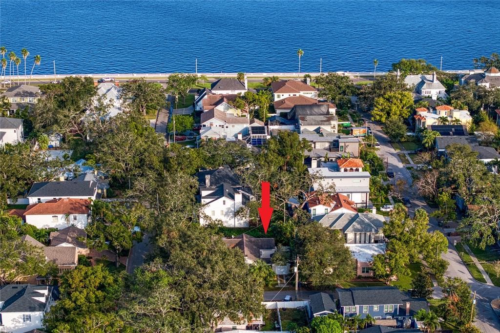 2918 W BAY VILLA AVENUE TAMPA, FL 33611