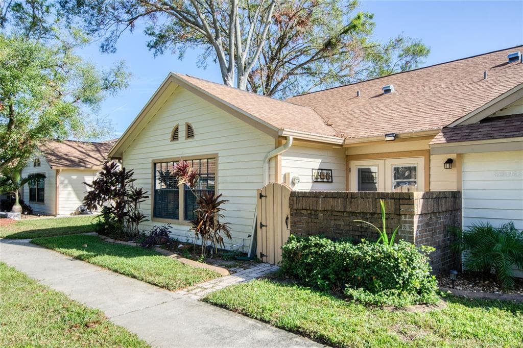 2599 BENTLEY DR PALM HARBOR, FL 34684