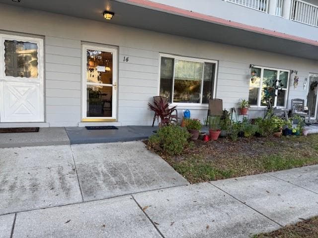 2100 WORLD PARKWAY BLVD UNIT 14 CLEARWATER, FL 33763