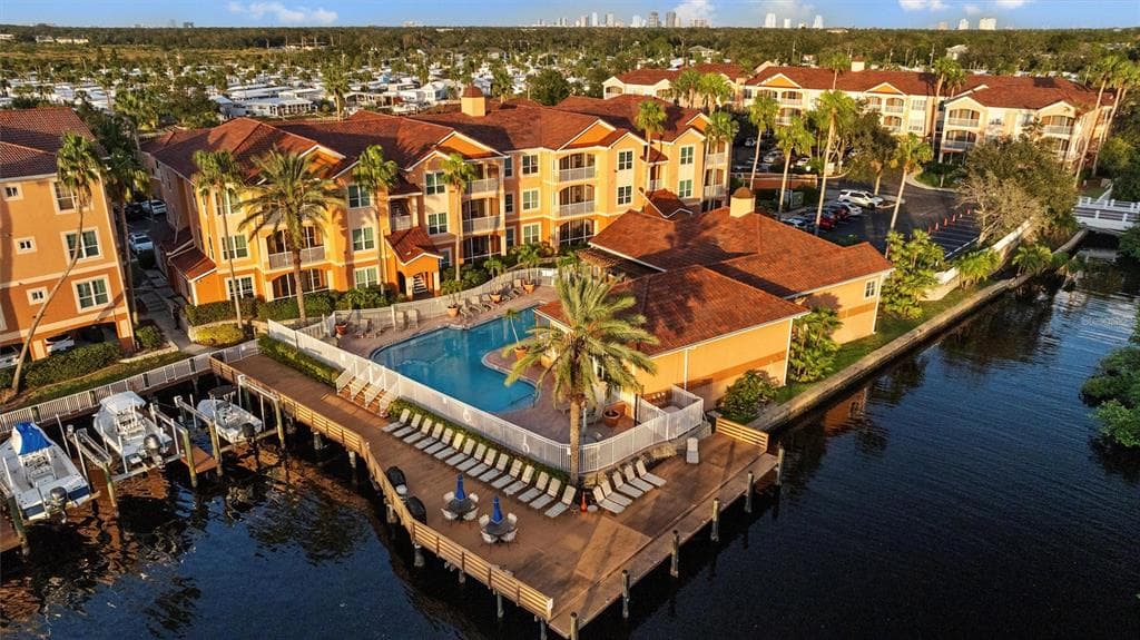 5000 CULBREATH KEY WAY UNIT 4-206 TAMPA, FL 33611