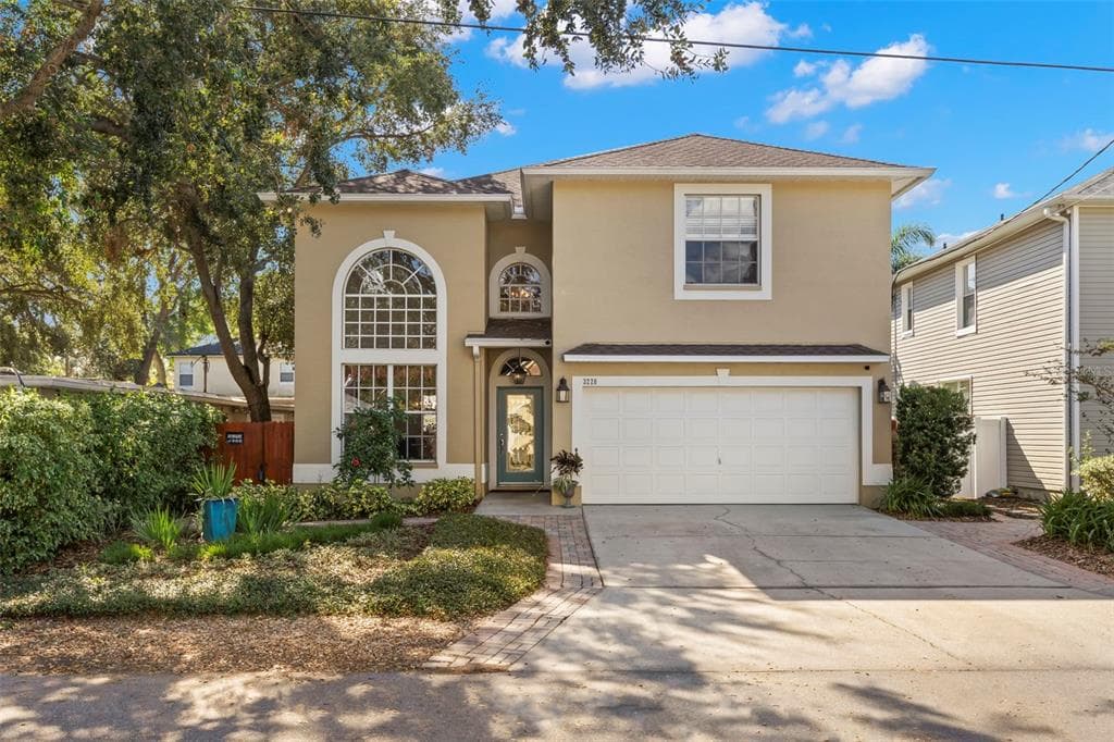 3220 W OAKELLAR AVENUE TAMPA, FL 33611