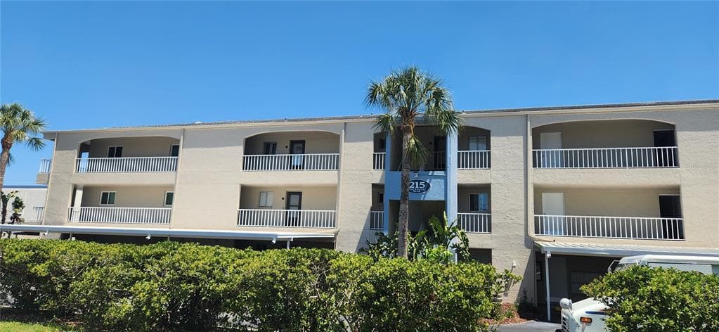 215 VALENCIA BOULEVARD UNIT 210 BELLEAIR BLUFFS, FL 33770