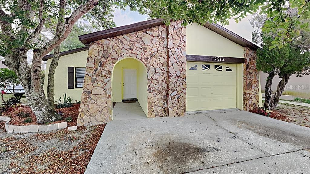 12913 KELLYWOOD CIRCLE HUDSON, FL 34669