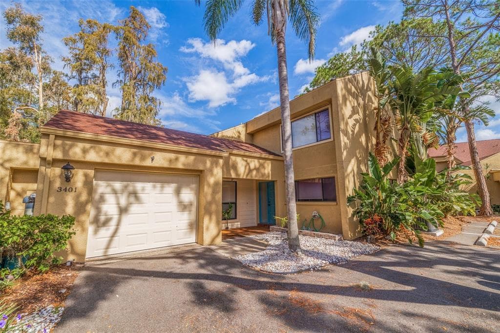 3401 ELLENWOOD LANE TAMPA, FL 33618