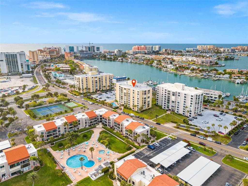 830 S GULFVIEW BOULEVARD UNIT 208 CLEARWATER BEACH, FL 33767