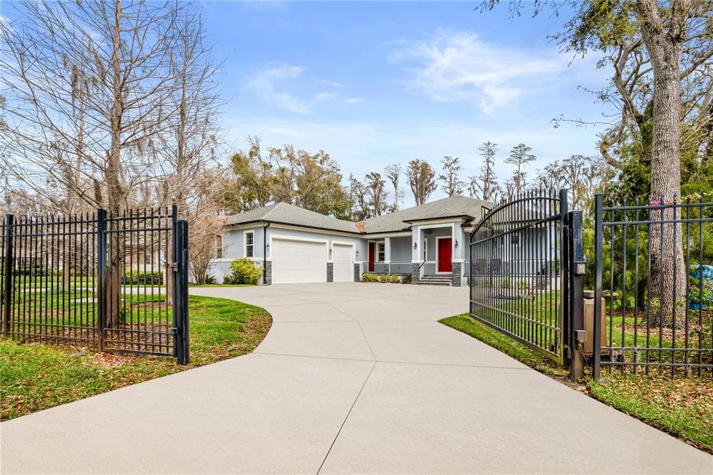 7205 N MOBLEY ROAD